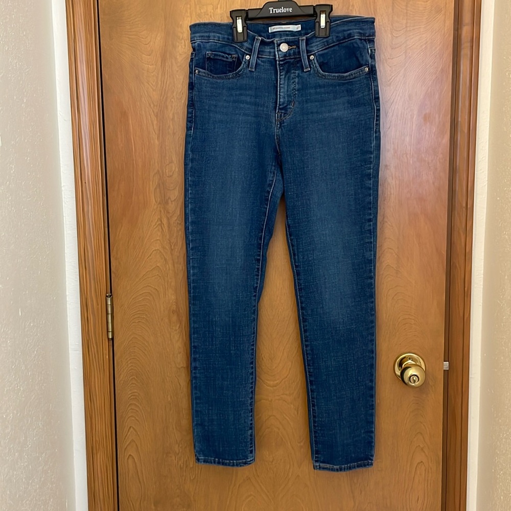 Women’s Levi’s 311 Shaping Skinny Jean Size 27
